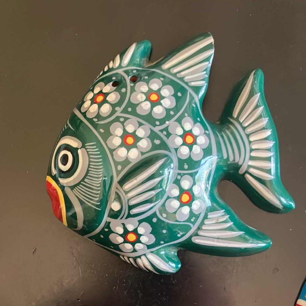 Colorful Fish Wall Decor Set - Picture 2 of 6